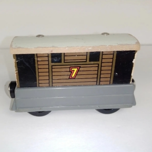 RARE Thomas and Friends Number 7 Thomas the Tank Engine Wooden Train Railway Car - Picture 5 of 7